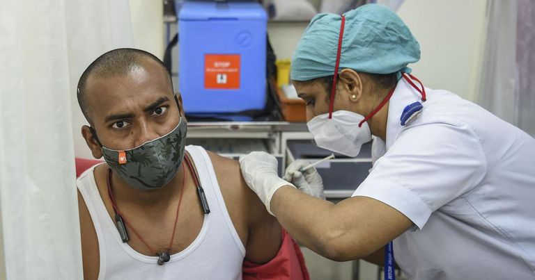 تطعيمات فيروس كورونا