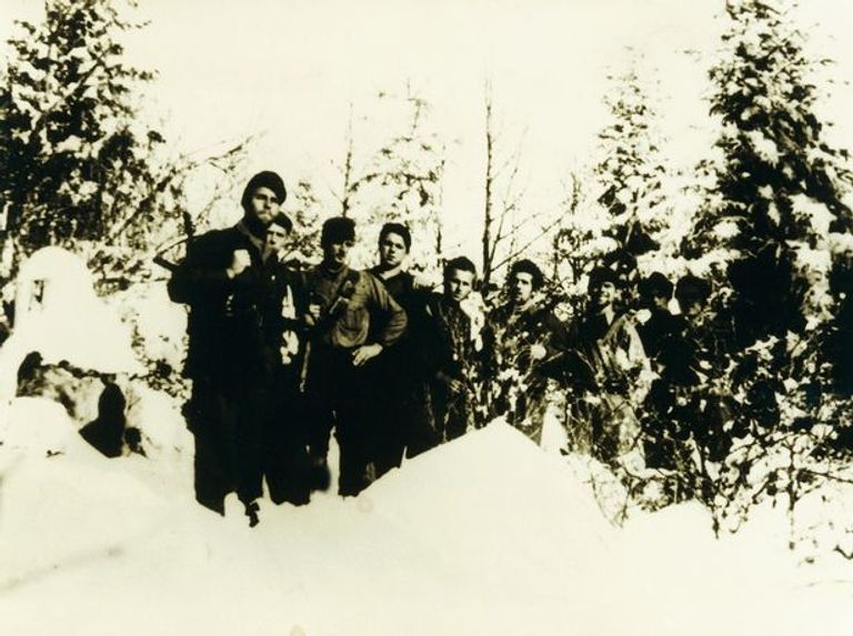 القوات الخاصة البريطانية (SAS) خلال مهمة تدريبية وسط الثلوج- ذا صن