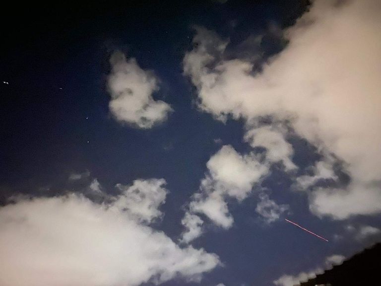 لحظة استهداف المسيرات الإسرائيلية سماء غزة هادئة بعد دخول الهدنة حيز التنفيذ الشهر الماضي