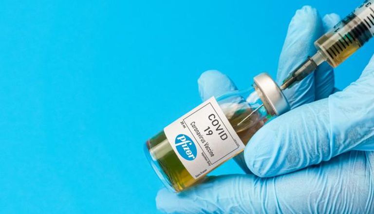بريطانيا تجيز استخدام لقاح فايزر في التطعيم لسن 12-15 عاما