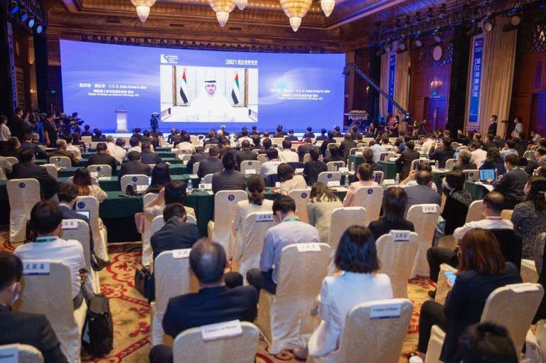 جانب من كلمة الدكتور سلطان الجابر في المنتدى جانب من كلمة الدكتور سلطان الجابر في المنتدى