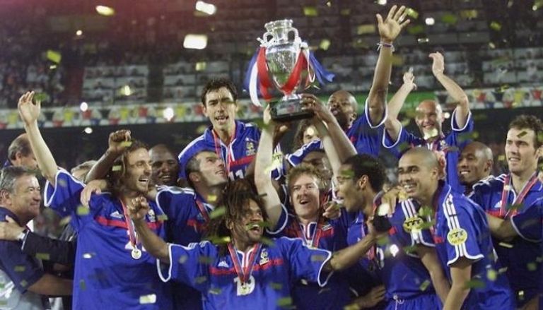 منتخب فرنسا بطل يورو 2000