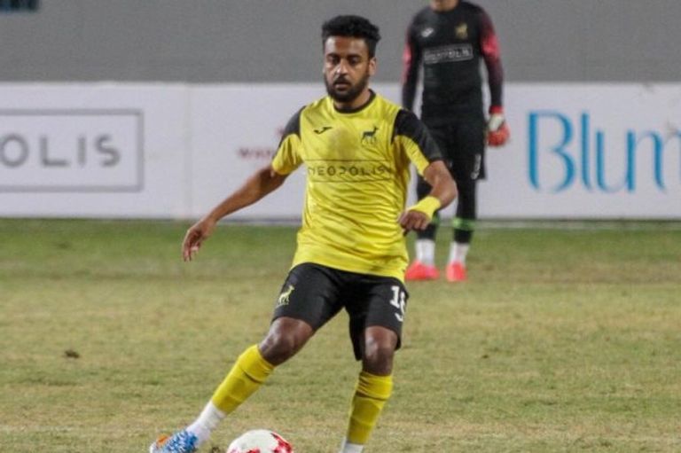 فرجاني ساسي لاعب خط وسط الزمالك