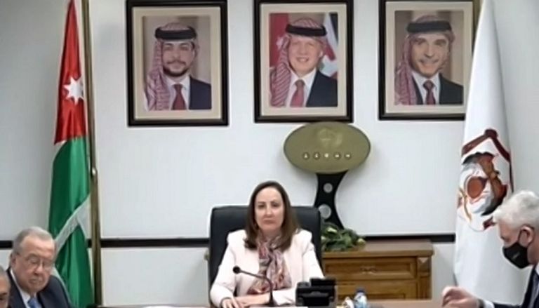 المهندسة مها علي وزيرة الصناعة والتجارة والتنمية بالأردن الإمارات والأردن يتفقان على تعزيز  التعاون الاقتصادي