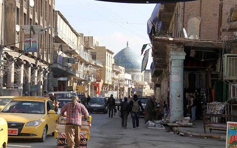 مقهى الشاهبندر قرب نهر دجلة في بغداد