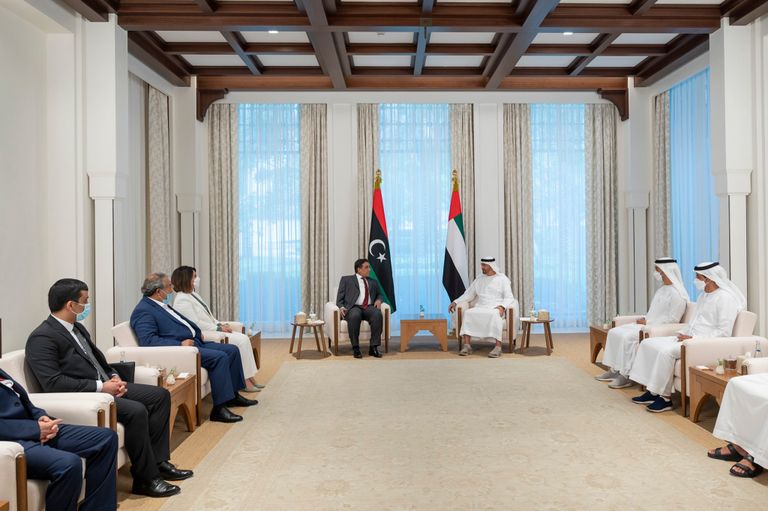 الشيخ محمد بن زايد  آل نهيان ومحمد المنفي