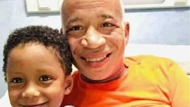 الفنان شريف دسوقي