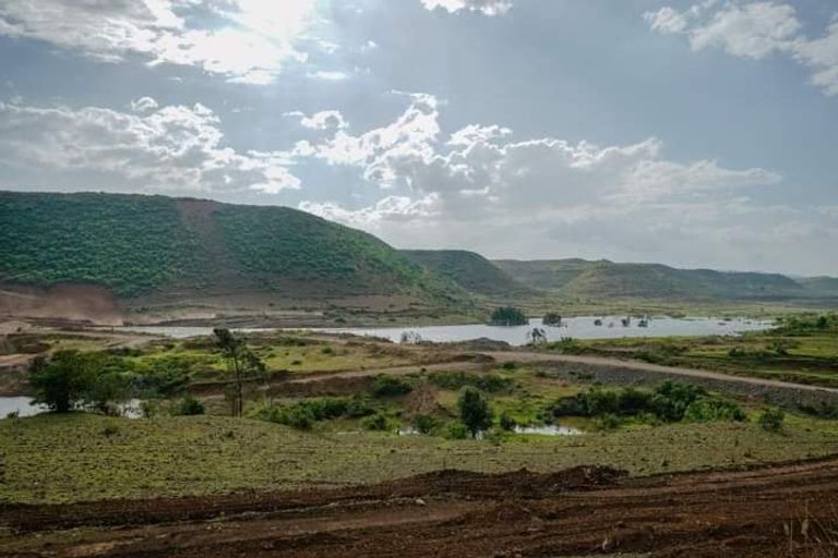 رئيس الوزراء الإثيوبي خلال زيارته لسد مغشا