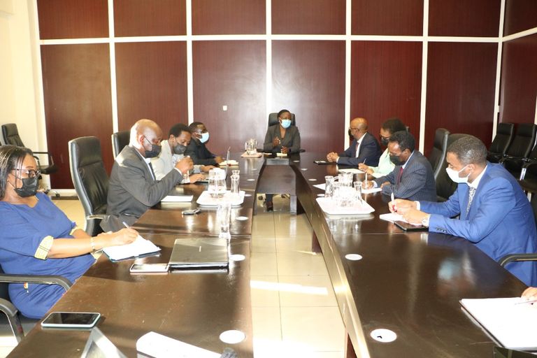 جانب من زيارة وزير المياه الإثيوبي سليشي بقلي لدولة رواندا 