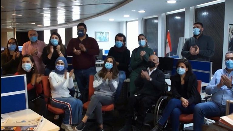 من الاحتفال بجائزة الصحافة العربية عبر الإنترنت خلال جائحة كورونا