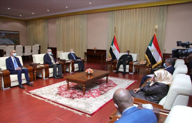 وزيرة الخارجية السودانية خلال لقاء ممثلي مجموعة الترويكا