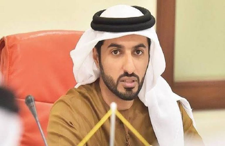 الشيخ راشد بن حميد النعيمي رئيس الاتحاد الإماراتي لكرة القدم بيرت فان مارفيك مدرب منتخب الإمارات