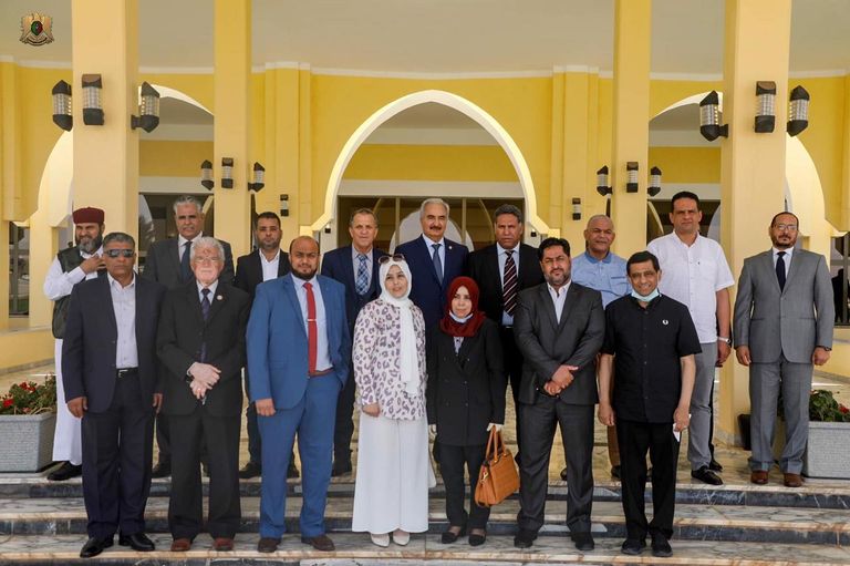 صورة تظهر آثار التفجير الانتحاري