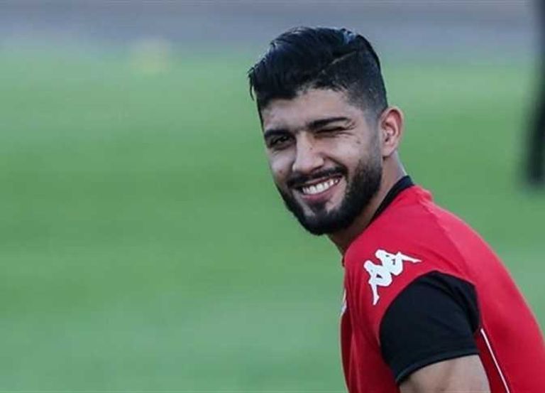 فرجاني ساسي لاعب خط وسط الزمالك