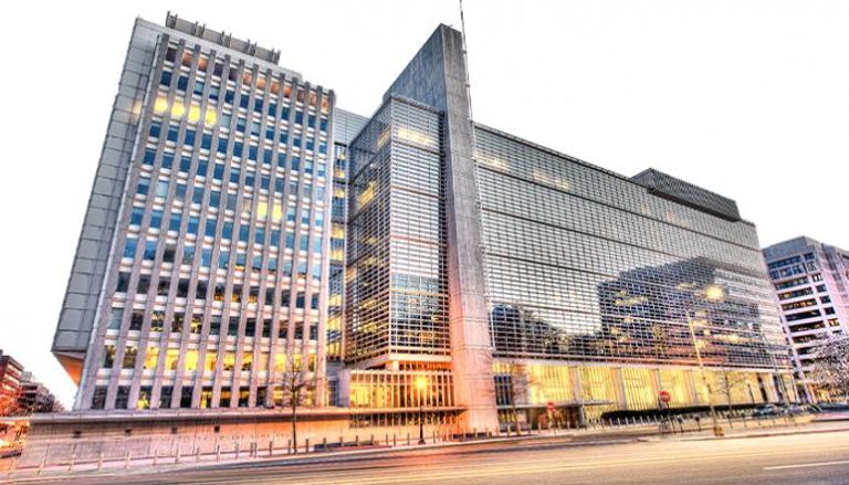 البنك الدولي يرفع توقعاته للنمو العالمي