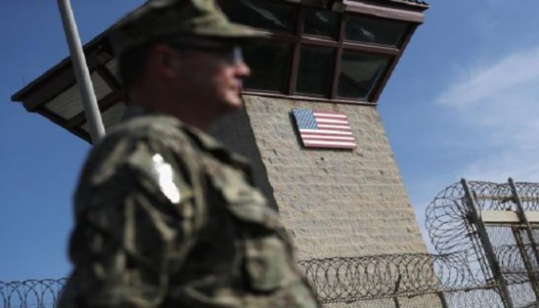 جندي أمريكي داخل معتقل جوانتانامو