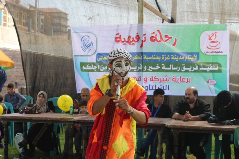 جانب من فعاليات ترفيهية للتفريغ النفسي للأطفال في غزة