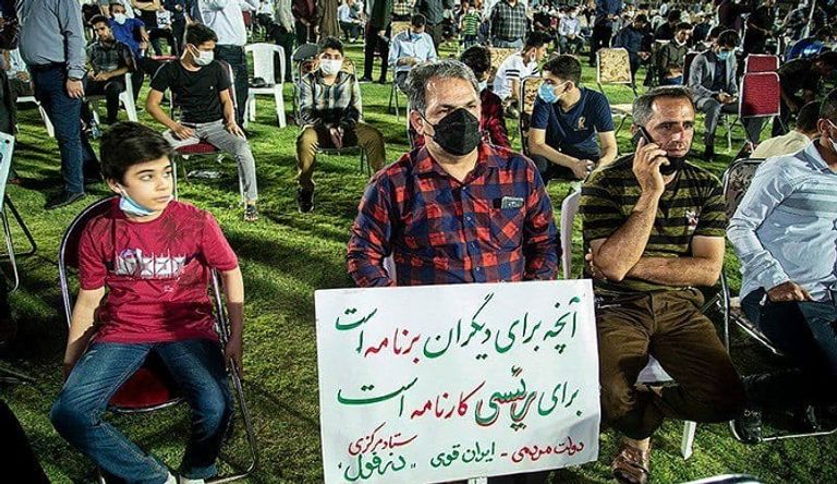 مؤتمرات الانتخابات الإيرانية تتجاهل تعليمات مواجهة كورونا