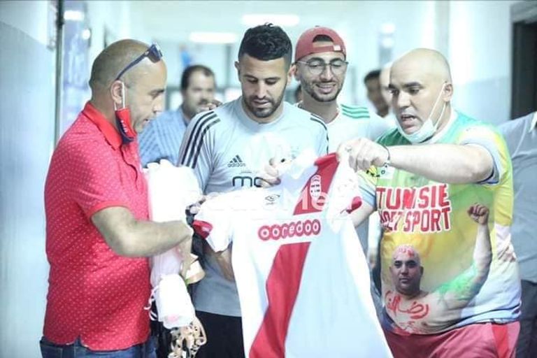 منتخب الجزائر يؤدي بعض التدريبات 