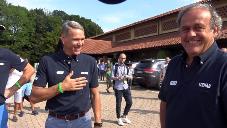 بلاتيني وفان باستن رونالدو يحتفل بالتسجيل في ويلز في يورو 2016