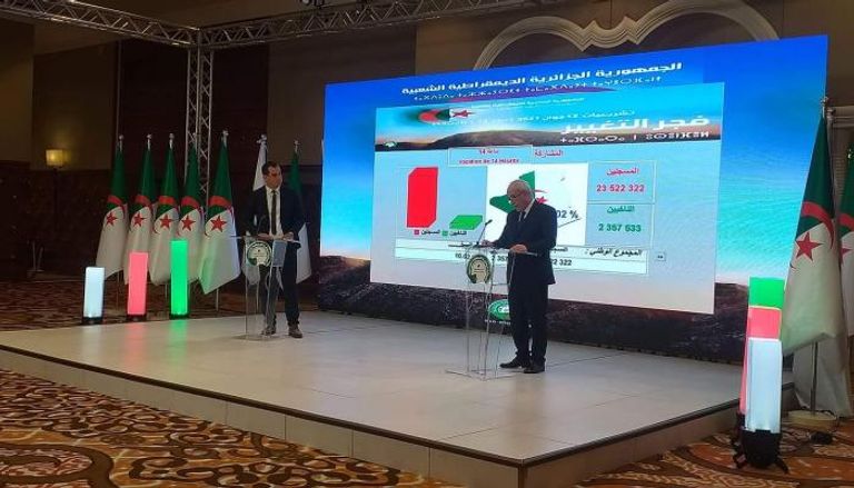 محمد شرفي رئيس اللجنة المشرفة على انتخابات الجزائر 