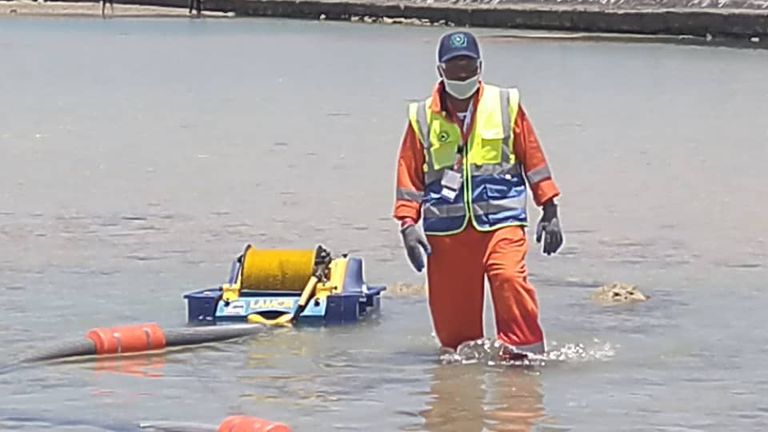 تدريب الكوادر اليمنية على التعامل مع كوارث تسرب الخزان النفطي