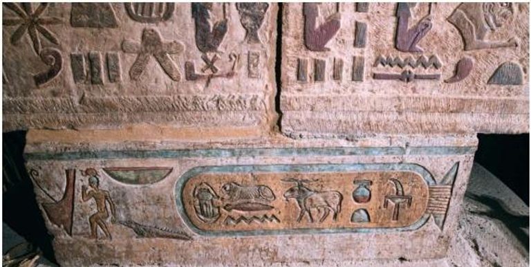 جانب من أعمال الترميم