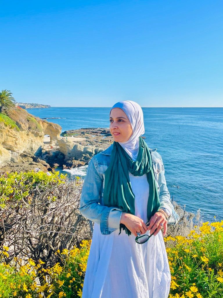 الفنانة المعتزلة حنان ترك