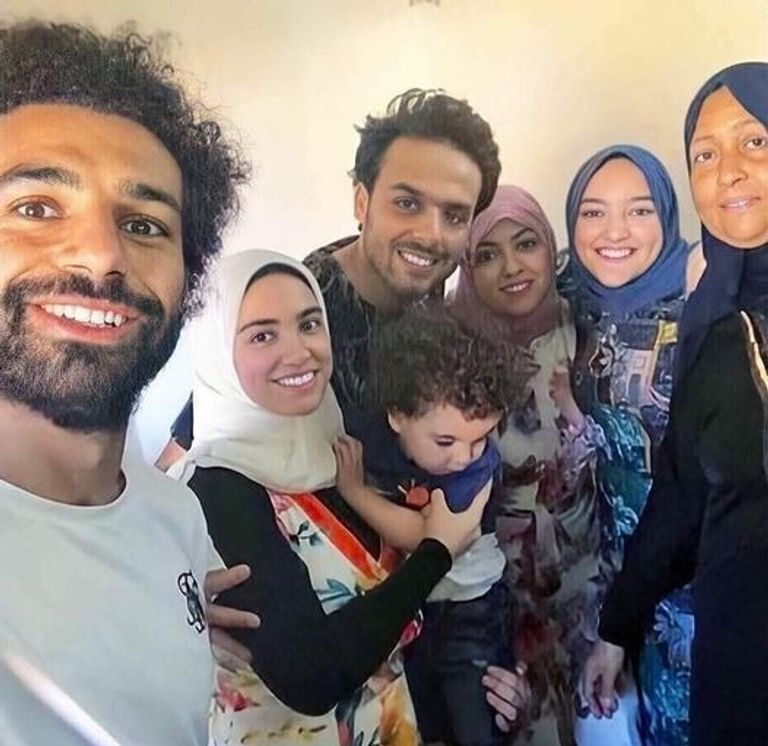 صورة محمد صلاح العائلية