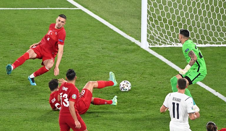 فويتشيك تشيزني وميريح ديميرال