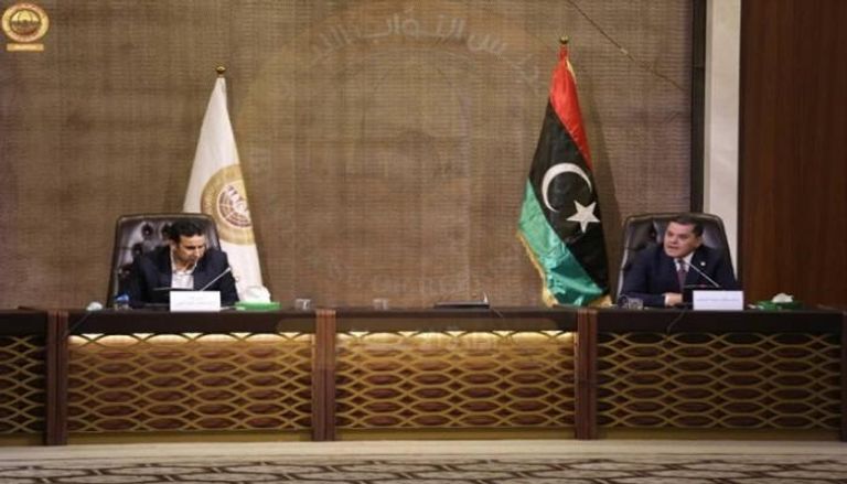 الدبيبة والنائب الأول لرئيس مجلس النواب الليبي خلال الاجتماع