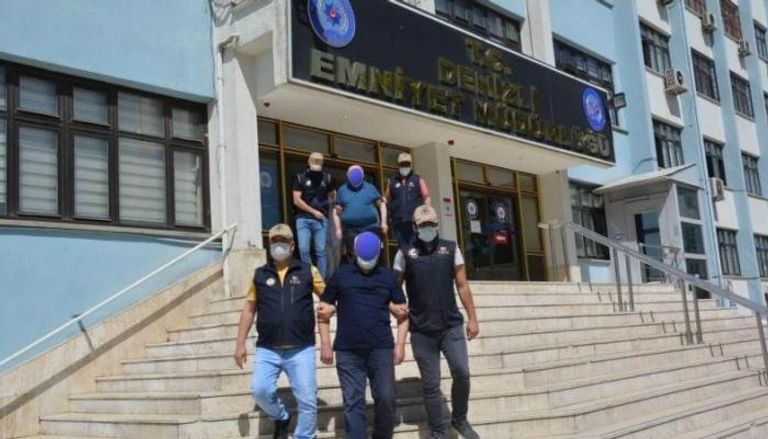 اعتقال عناصر بالشرطة التركية