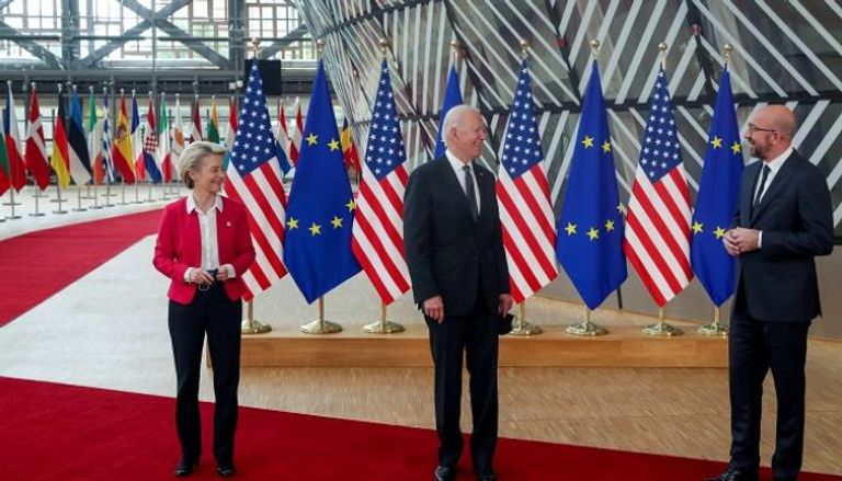 الرئيس الأمريكي خلال القمة الأوروبية الأمريكية في بروكسل- رويترز