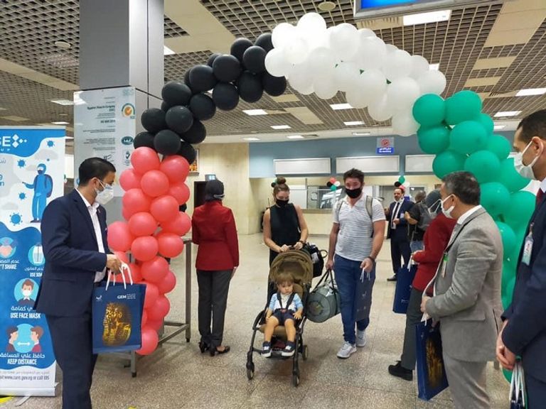 استقبال ركاب أولى رحلات فلاي دبي بمطار شرم الشيخ