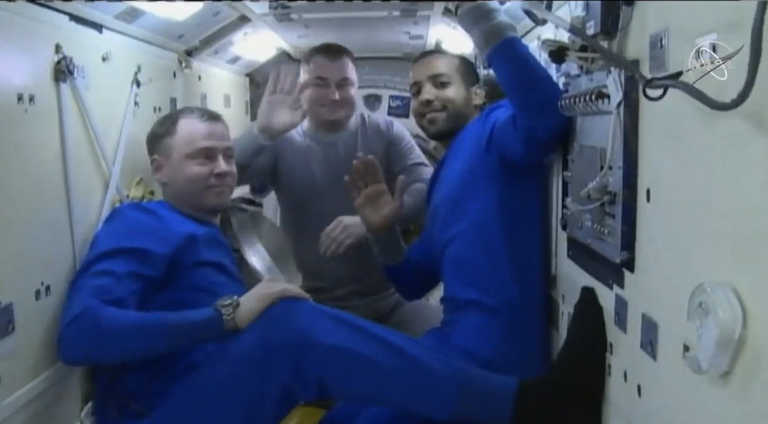 الإمارات تعانق الفضاء