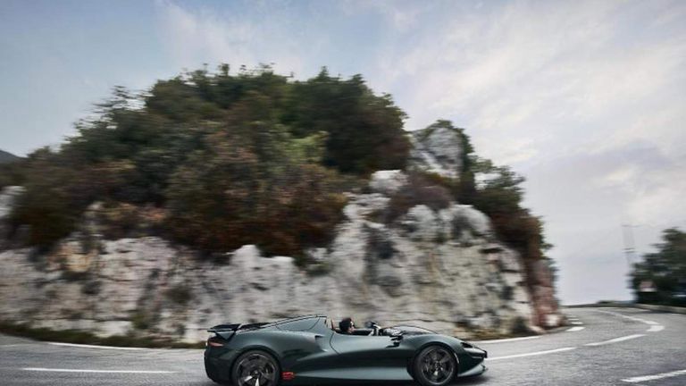 سيارة ماكلارين Elva