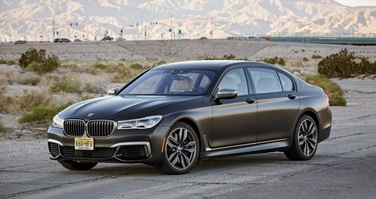 بي إم دبليو الفئة السابعة إيلون ماسك