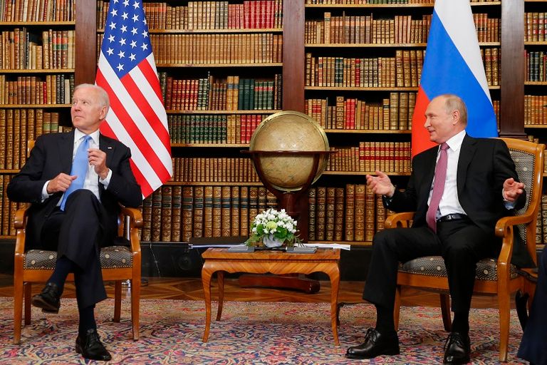 الرئيسان الأمريكي جو بايدن والروسي فلاديمير بوتين