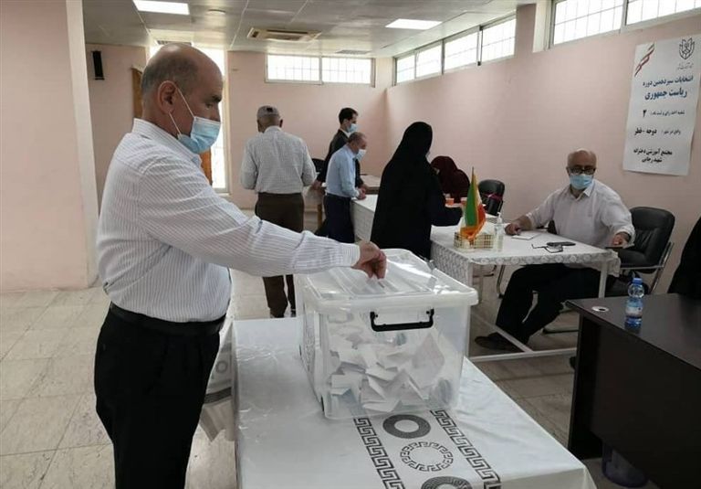 البرلماني الإيراني المتشدد محمود نبويان