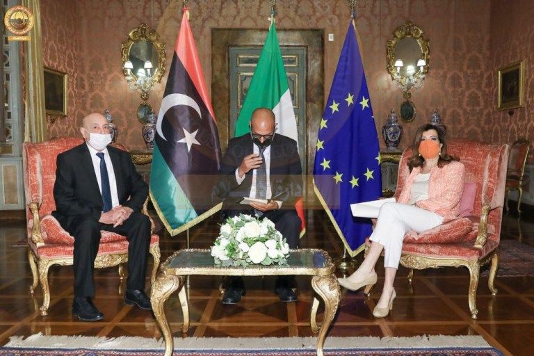 جانب من لقاء عقيلة صالح مع وزير الخارجية الإيطالي