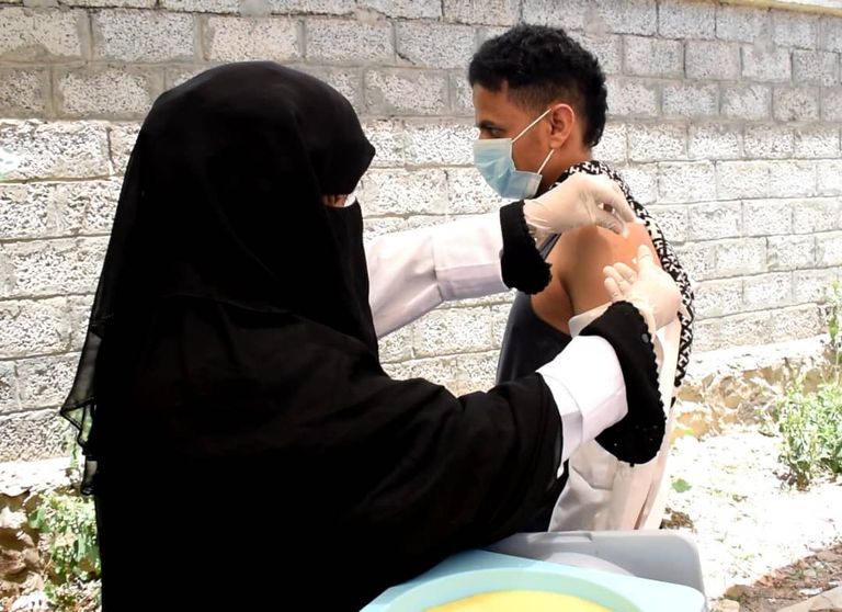 حملة التطعيم ضد فيروس كورونا في اليمن
