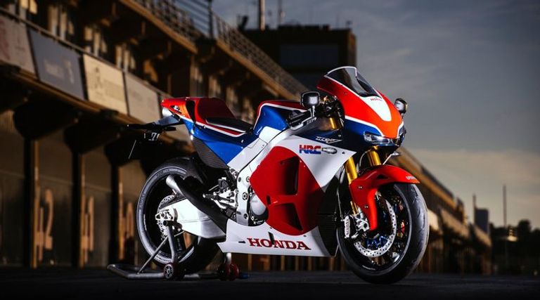 دراجة Honda RC213V-S  دراجة Ducati Desmosedici RR