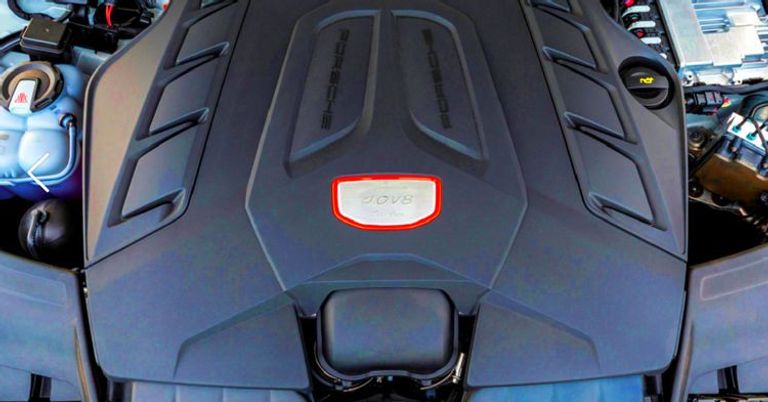 محرك 4.0L Twin-Turbo V8  ضمن الأفضل جاء محرك بي إم دبليو  S63