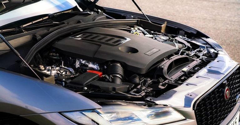 محرك 5.0-Liter Supercharged V8  ضمن الأفضل جاء محرك بي إم دبليو  S63