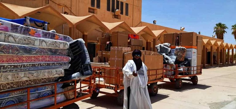 شيوخ قبائل الطوارق مع قائد الجيش الليبي المشير حفتر - أرشيفية