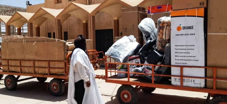 شيوخ قبائل الطوارق مع قائد الجيش الليبي المشير حفتر - أرشيفية