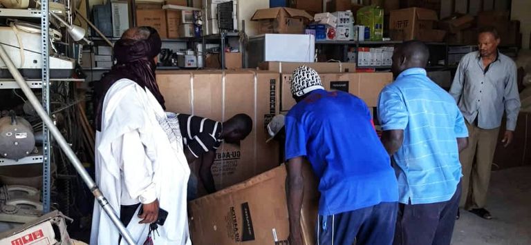 شيوخ قبائل الطوارق مع قائد الجيش الليبي المشير حفتر - أرشيفية