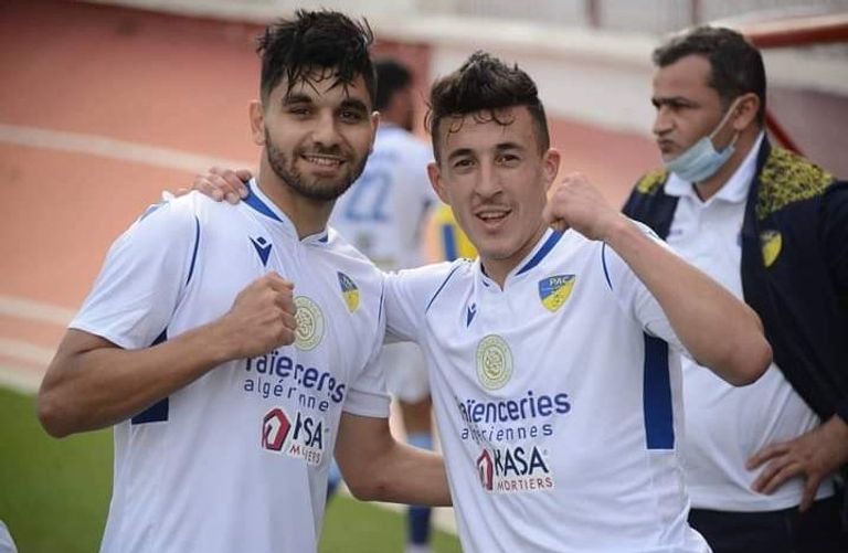 عبدالقاهر قادري (يمين) موهبة الجزائر الجديدة جمال بلماضي مدرب منتخب الجزائر