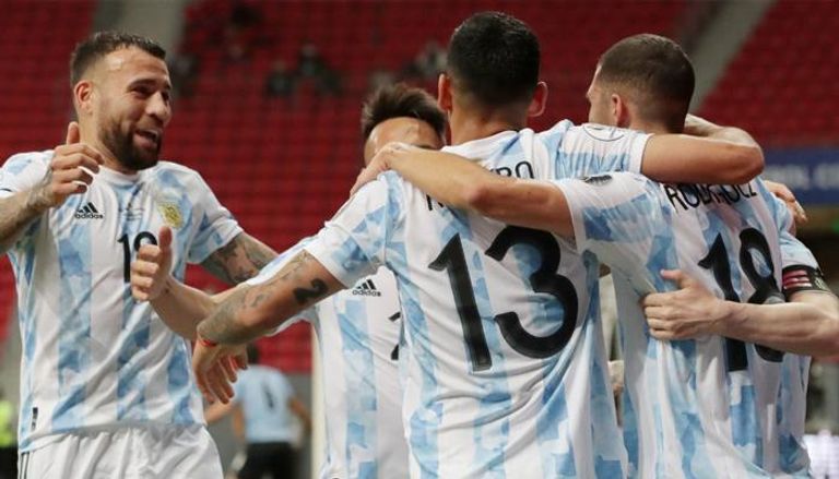 فرحة الأرجنتين بالتقدم أمام أوروجواي
