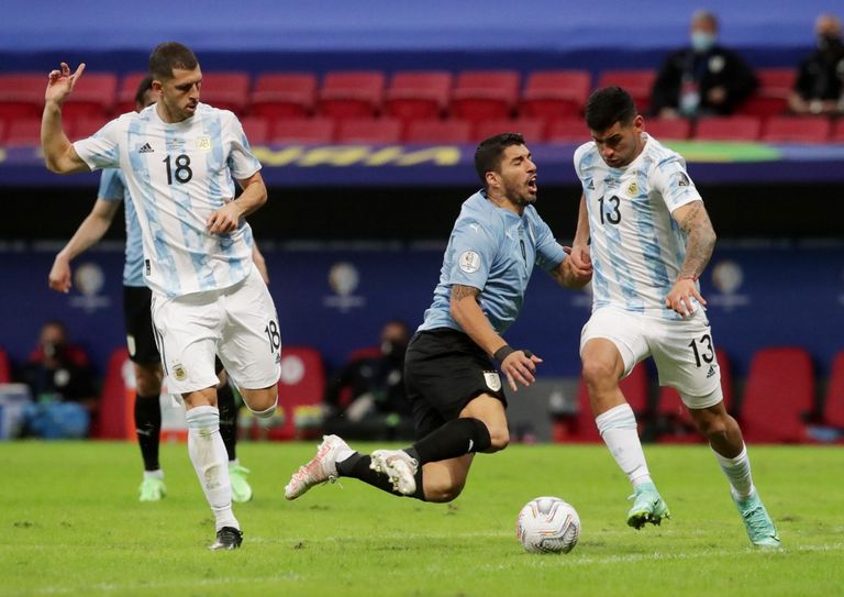 من مباراة الأرجنتين وأوروجواي